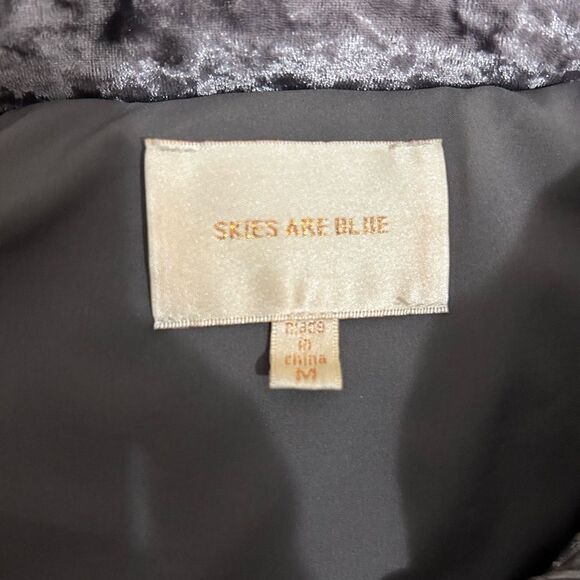 Skies are Blue Medium Vest - Picture 2 of 2